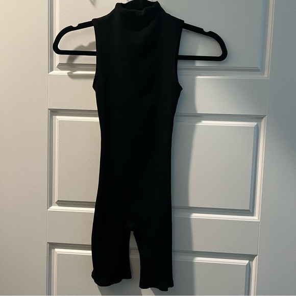 Snatched Romper 🖤 Small 🖤 - Picture 2 of 5